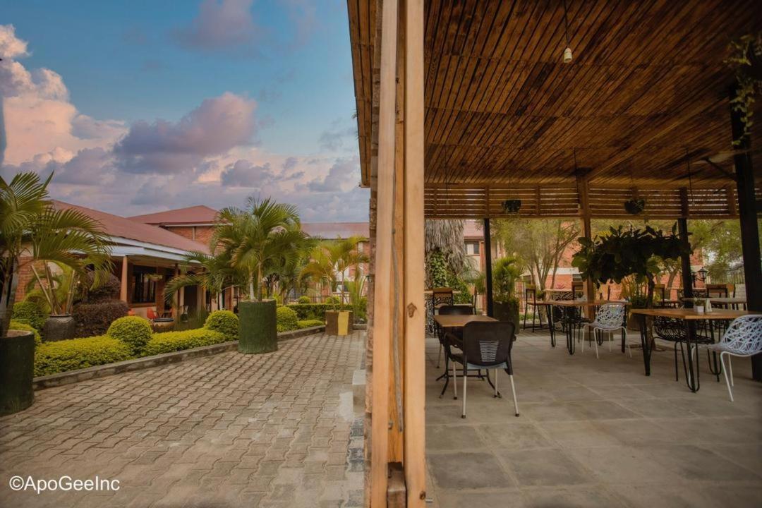 Acacia Hotel Mbarara Nyamitanga Екстериор снимка